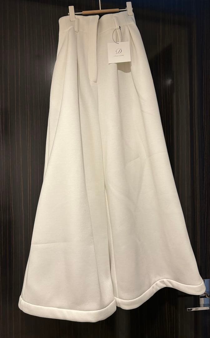 新品　タグ付Maison de Dites パンツ