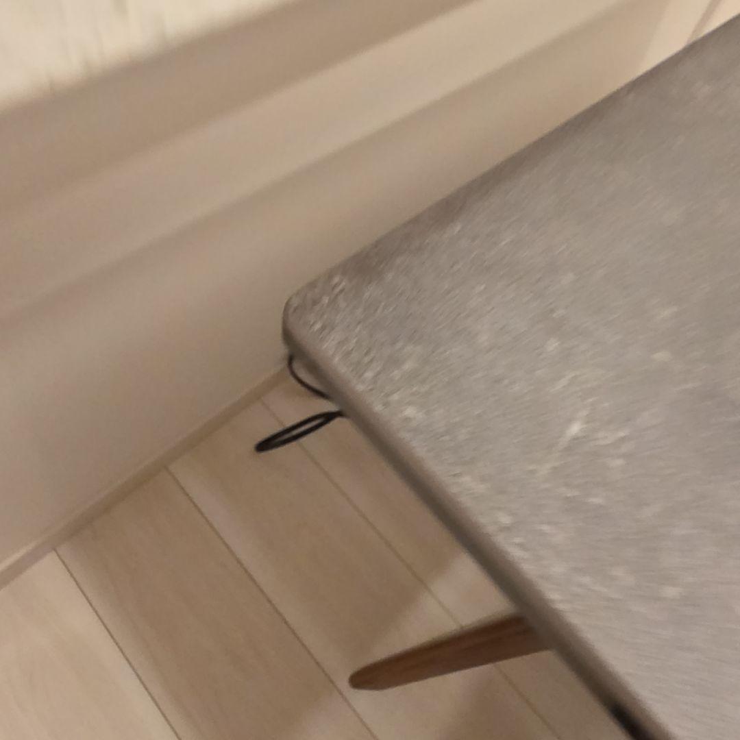 カリガリス トーキョー セラミックダイニングテーブル