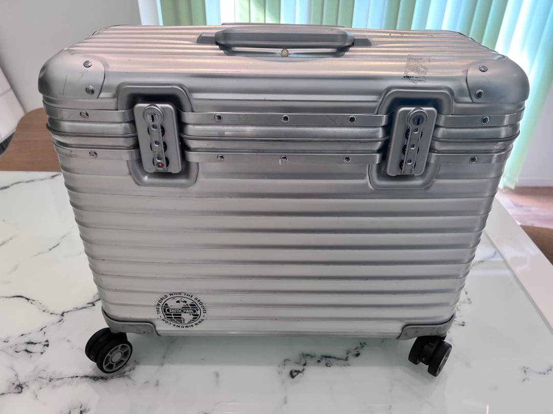 【入手困難】廃盤 旧型 RIMOWA リモワ パイロット 4輪