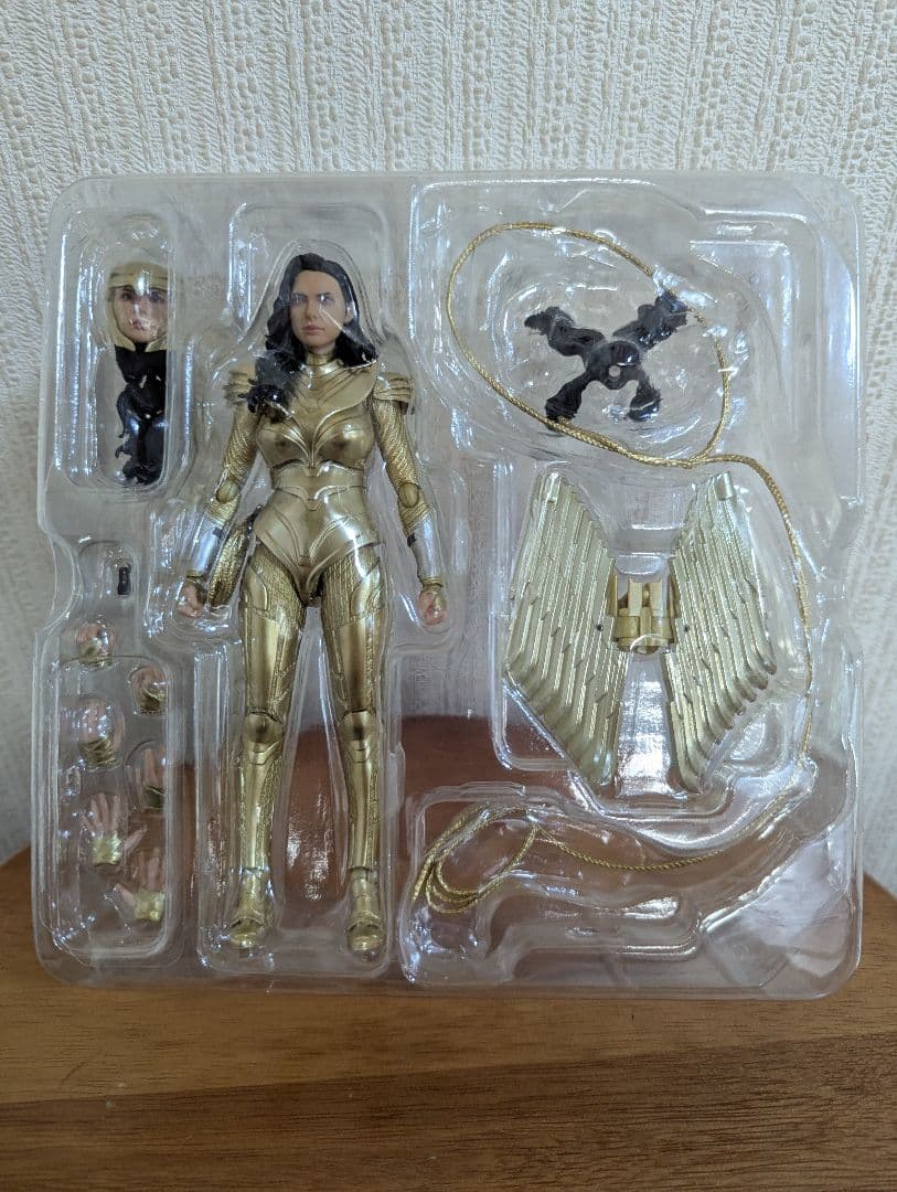 S.H.フィギュアーツ　ワンダーウーマン ゴールドアーマー(WW84)
