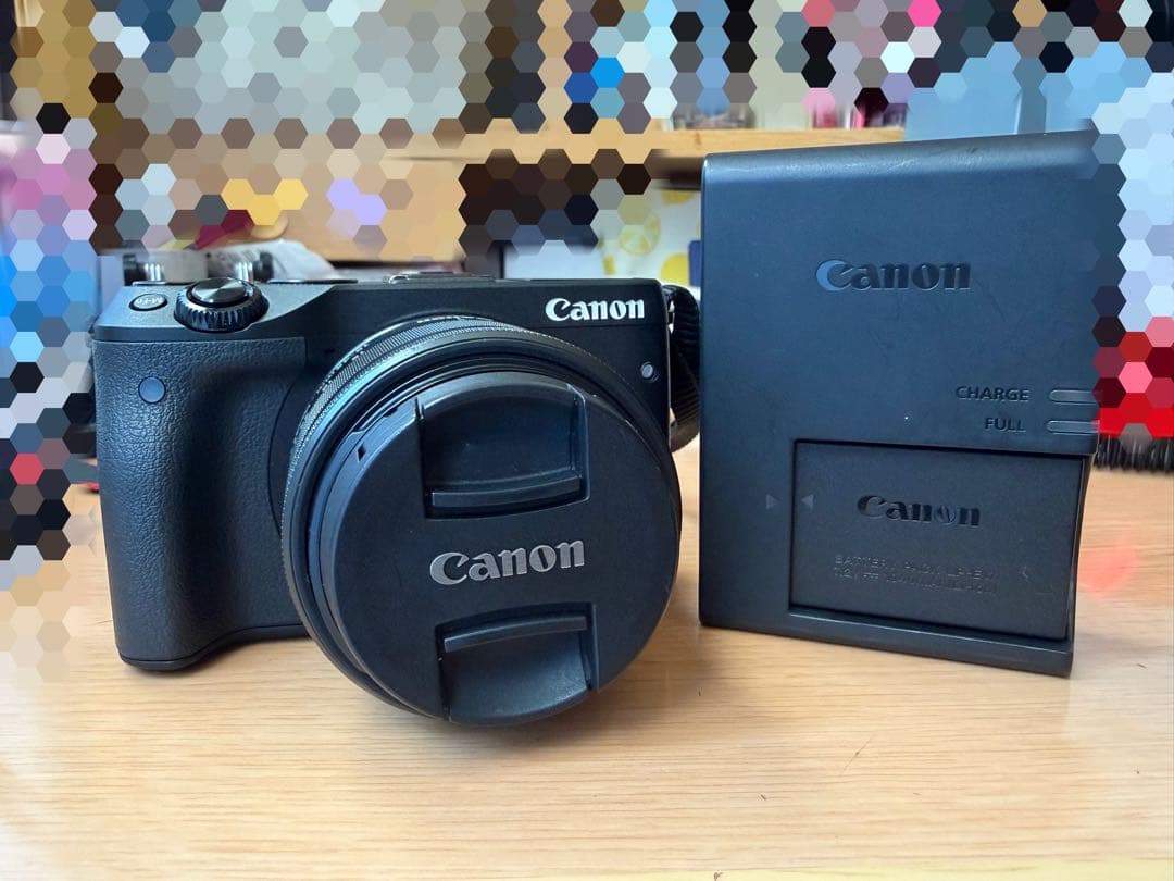 Canon ミラーレス一眼カメラ 充電器付き　お値下げ中