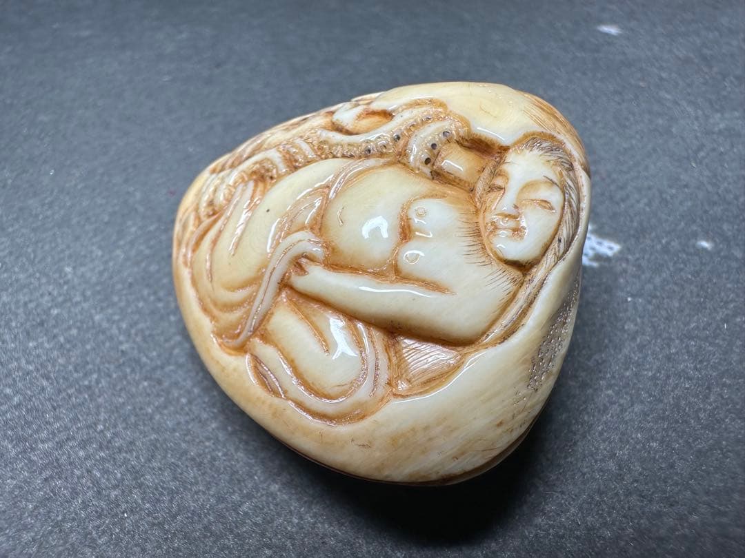 極上　浮世絵春画　根付　天然素材　アンティーク　骨董　飾り物　古美術　置物