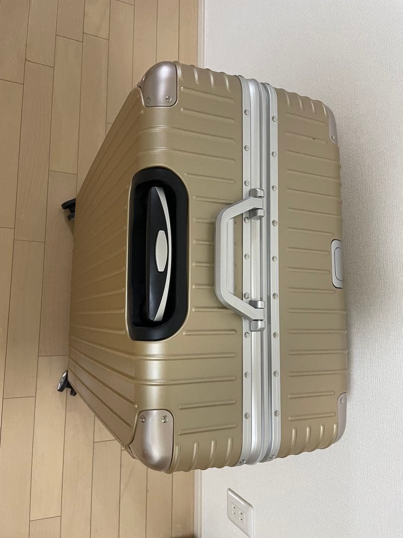 VARNICゴールドスーツケース103L