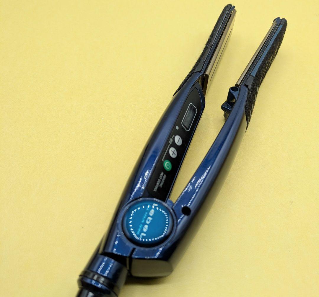 ✴️美品・正規品✴️ルベルプライアストレートアイロンLebel PLIA SS