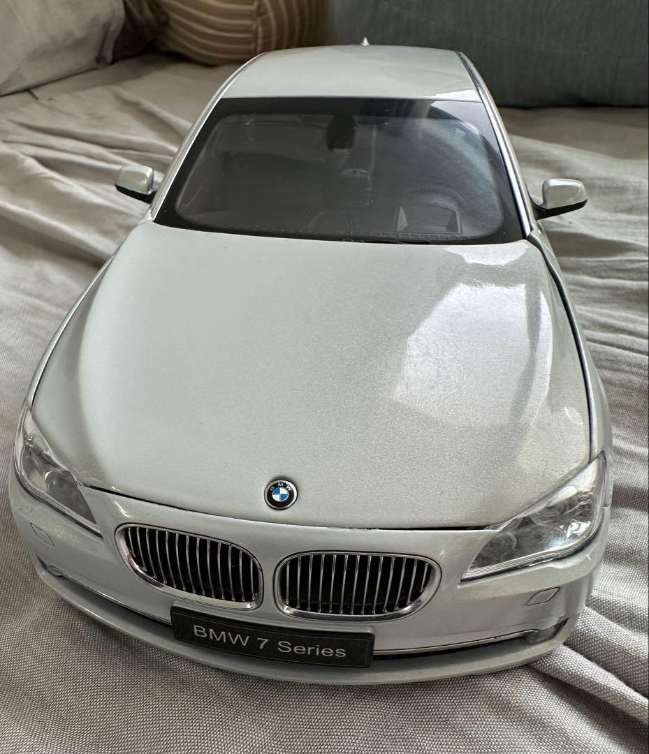 KYOSHO BMW750LiMOON silver1/18スケール