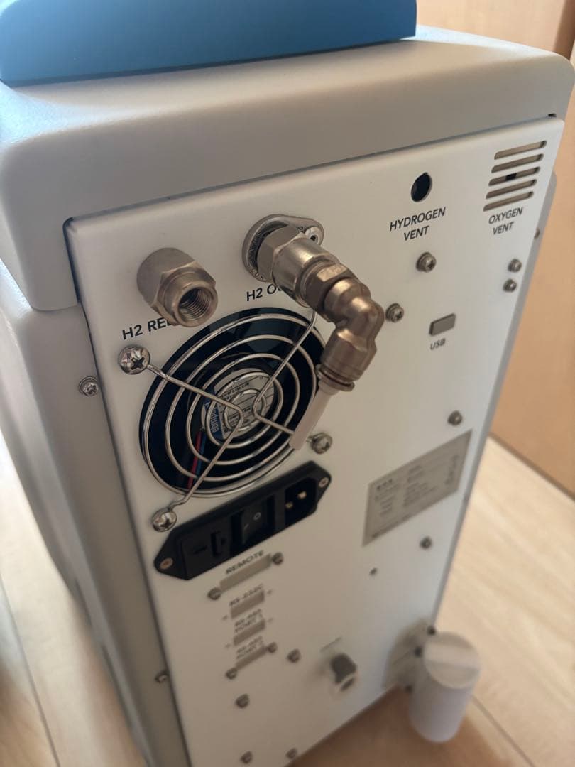 Z*N様 ドクターズマン　水素吸入機H2JI1 ホワイト