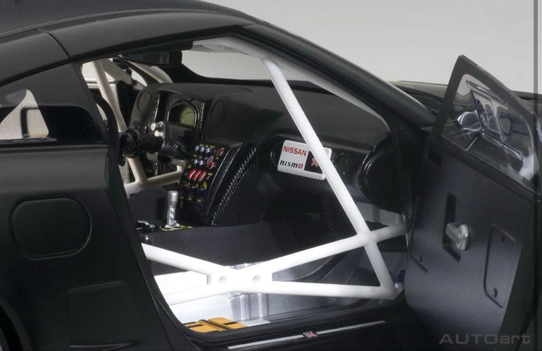 AUTOart Nissan GT-R 1/18 マットブラック ニスモ