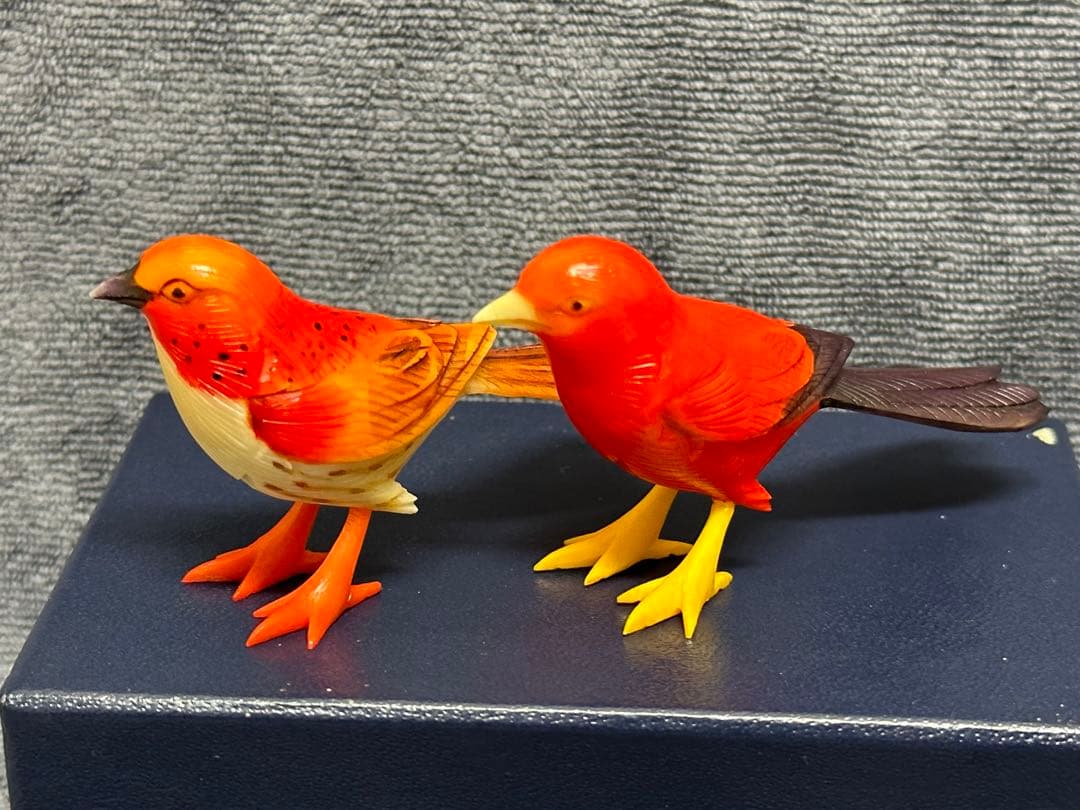 置物　根付　鳥カラフル 2匹　天然素材　マンモス　象牙風 骨董　美術品
