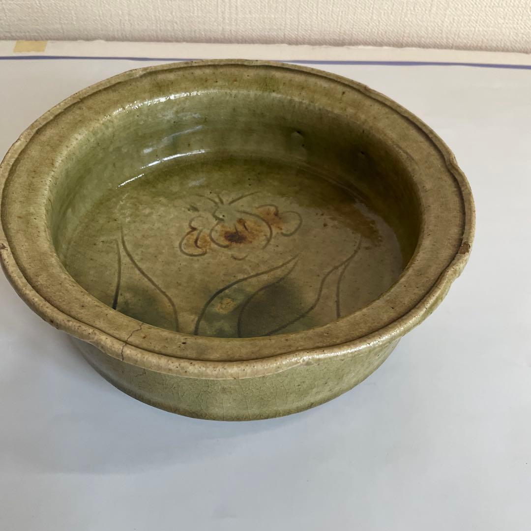 古瀬戸　青磁草花文鉢　江戸時代中期頃