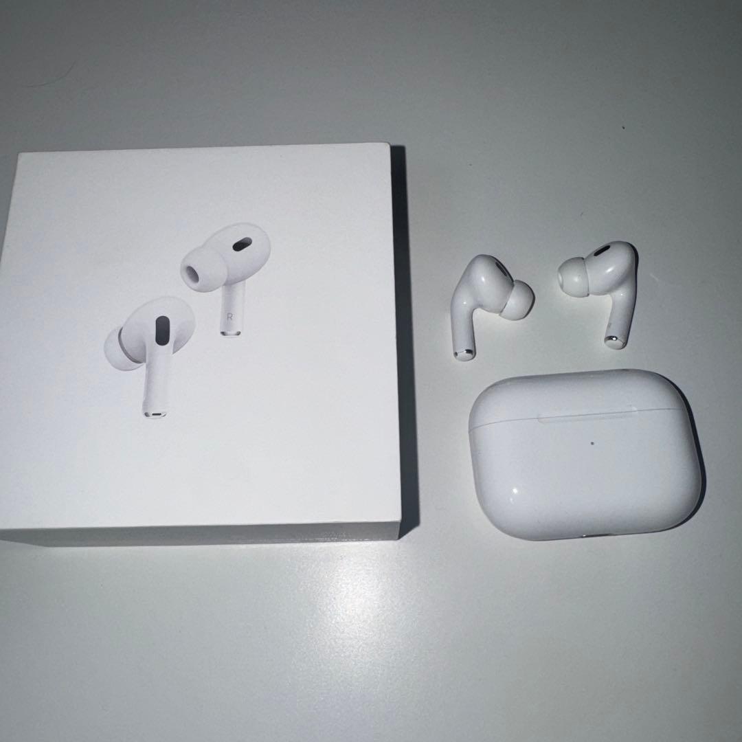 AirPods Pro 第二世代　(充電器付属)