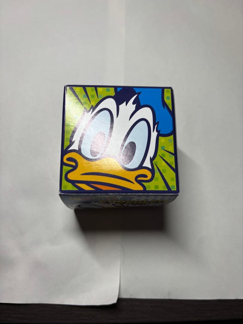 ディズニーリゾート ドナルドダック チョコレートクランチの空き箱