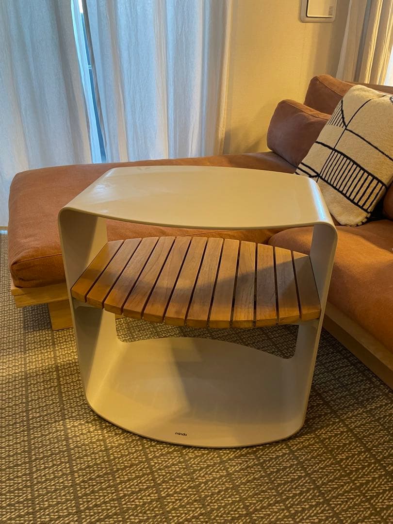 mindo | 109 サイドテーブル LIGHT GREY アクタス