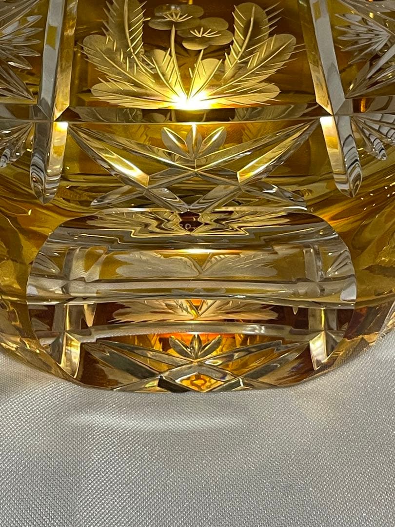 【希少】　【美品】　カガミクリスタル　色被切子デキャンタ　花模様　カットガラス