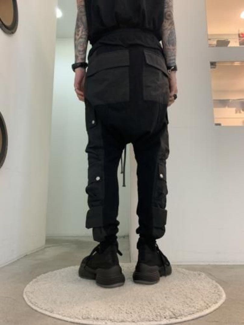 パンツ A.F ARTEFACT MILITARY CARGO SARROUEL
