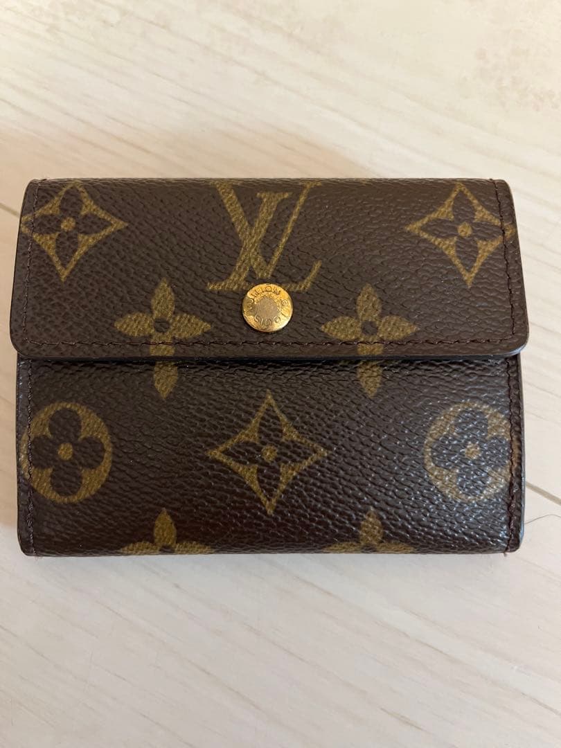 ルイヴィトン　モノグラム　二つ折りケース