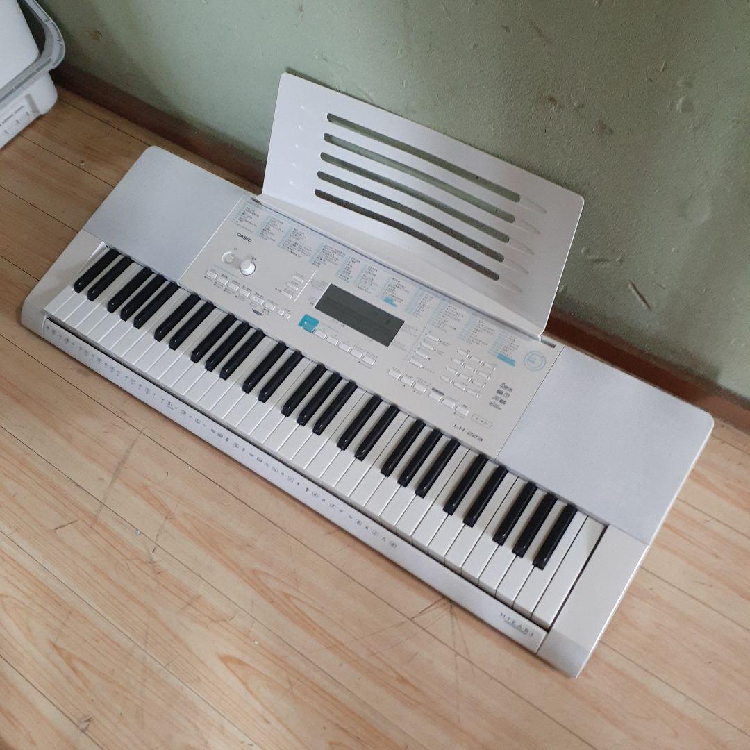 カシオ　電子ピアノ　キーボード　LK-223