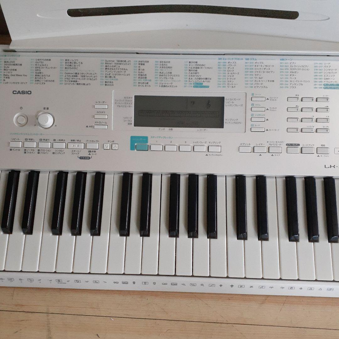 カシオ　電子ピアノ　キーボード　LK-223