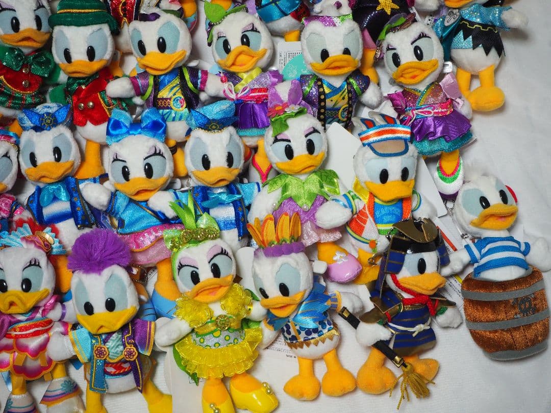 希少　東京ディズニー　ドナルド　デイジー　 ぬいぐるみ バッジ　ウッドチャック