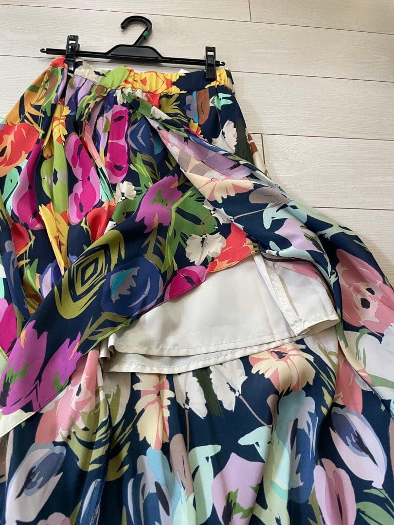 グレースコンチネンタル　フラワープリント ラップパンツ