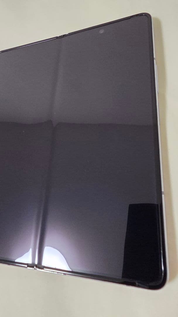 galaxy fold5 256GB 国内auSIMフリー版　アラミドケース付き