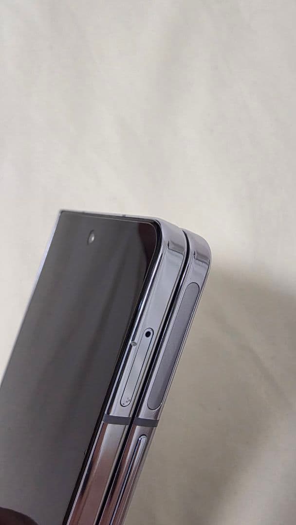 galaxy fold5 256GB 国内auSIMフリー版　アラミドケース付き