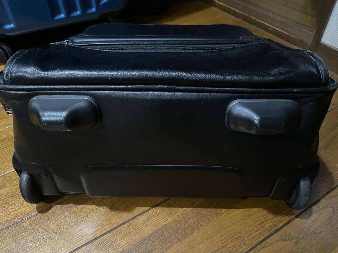 希少質感最高TUMIの良質の本革　TUMI ブラックレザー キャリーケース