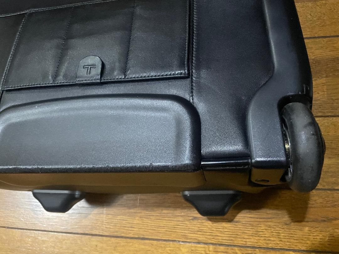 希少質感最高TUMIの良質の本革　TUMI ブラックレザー キャリーケース