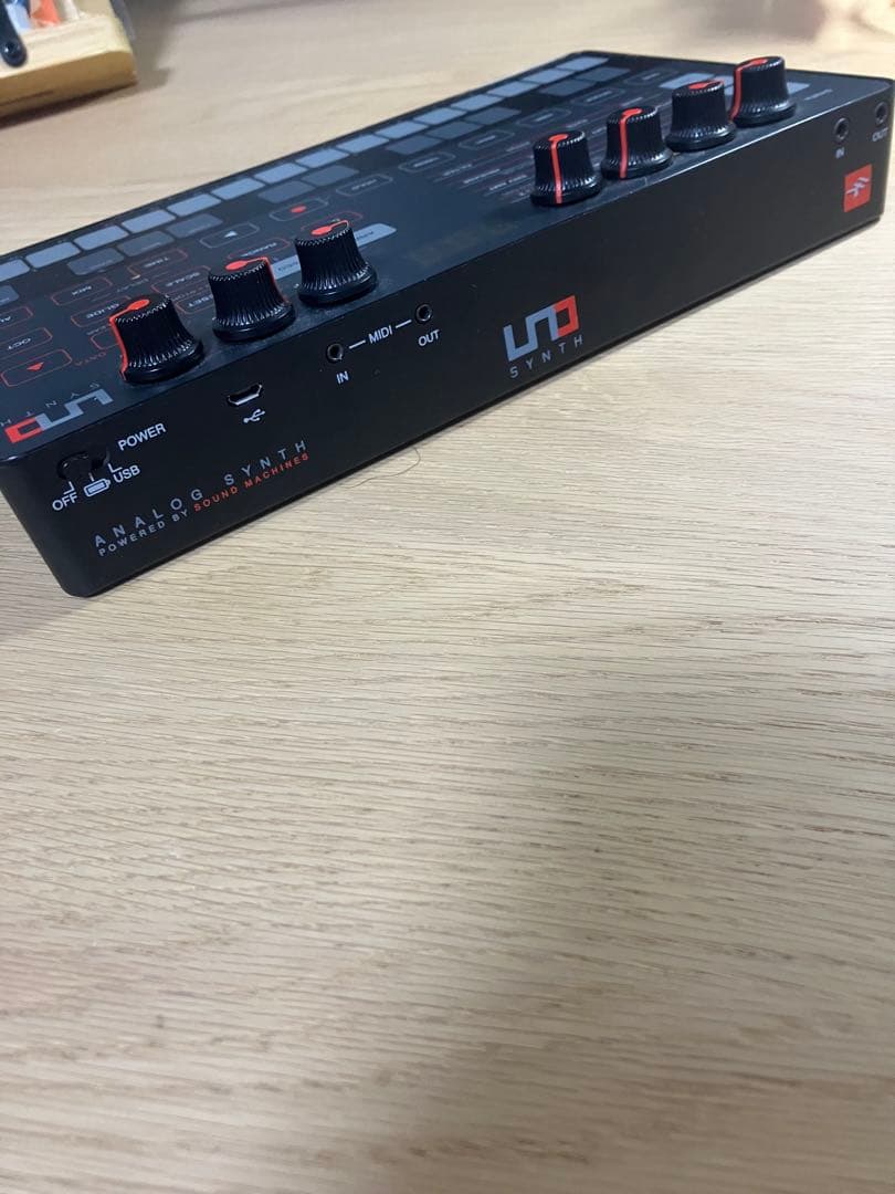 IK Multimedia UNO Synth アナログ モノシンセ 箱無し