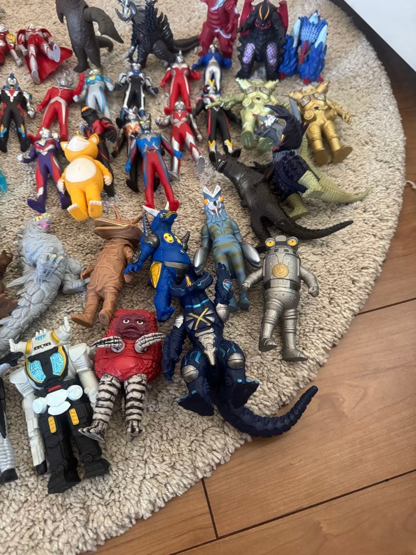 ウルトラマンフィギュアセット 約70体とおまけ8体