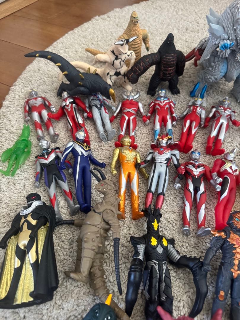 ウルトラマンフィギュアセット 約70体とおまけ8体