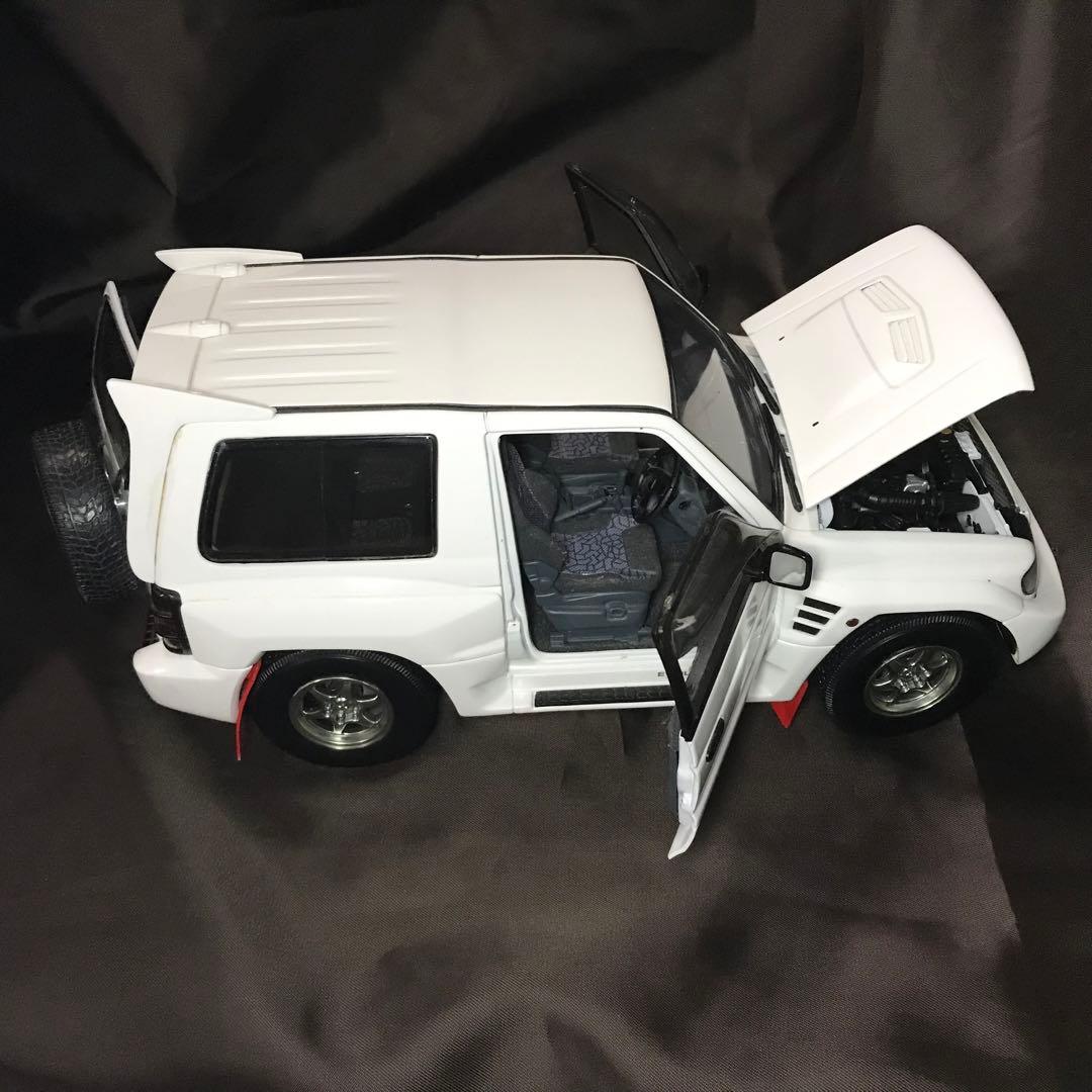 三菱パジェロ エボリューション PAJERO EVO 1/18 AUTOart