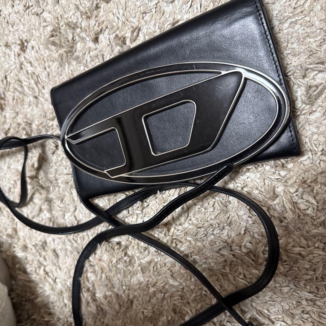 生産終了品　DIESEL 財布 ショルダーバッグ　 斜めがけ可　レザー　黒色