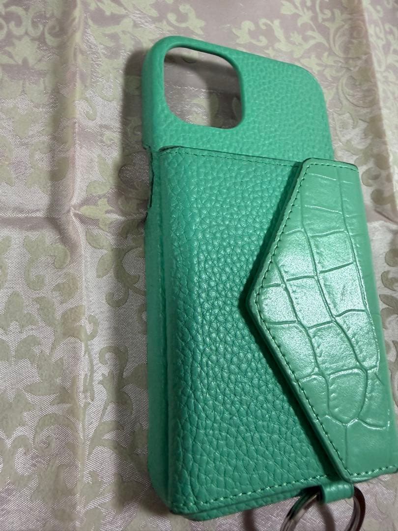 鈴木亜美さん しぃちゃん　コラボ　iPhoneケース iPhone13 手帳型