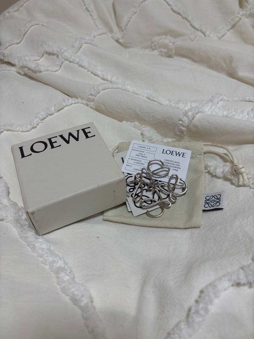 LOEWE ブローチ 付属品完備