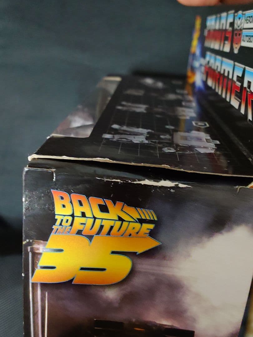 トランスフォーマー　デロリアン　ギガワット　バックトゥザフューチャー