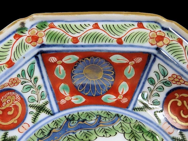 大聖寺伊万里　金襴手　菊に団龍紋　岩に欄干の図　八角４寸皿D702AS-CEd