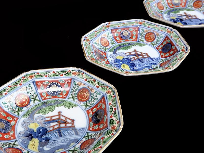 大聖寺伊万里　金襴手　菊に団龍紋　岩に欄干の図　八角４寸皿D702AS-CEd