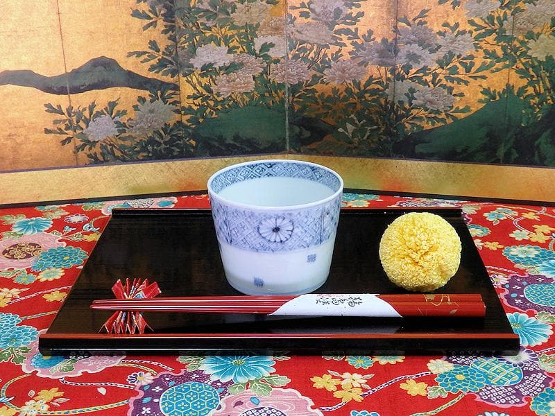 古伊万里　染付　四方襷紋に菊花の図　蕎麦猪口　A666AS-fbto