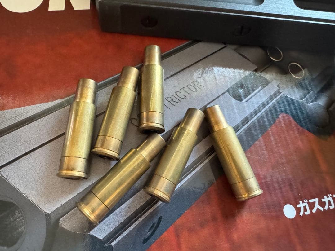 CONSTRICTOR MAXI ガス式リボルバー