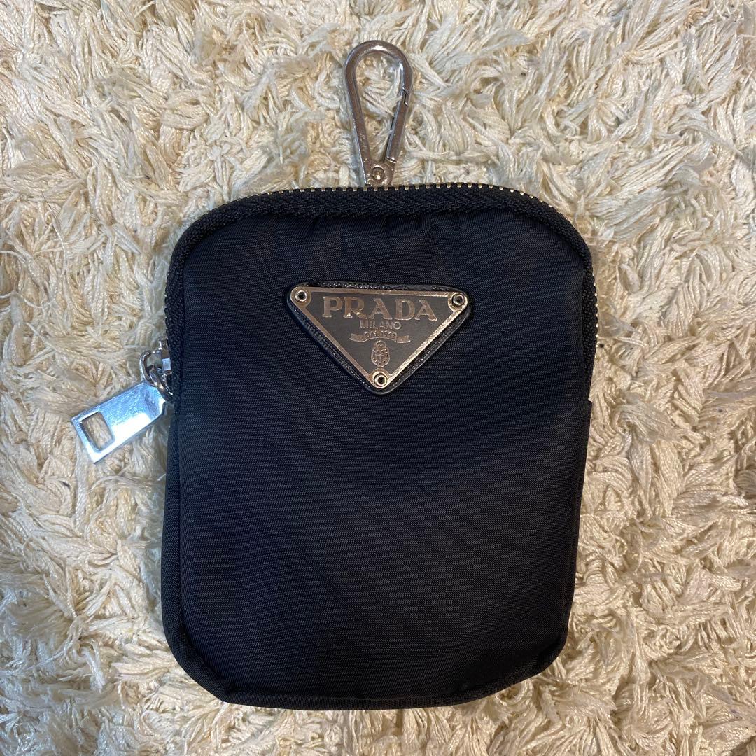 PRADAミニポーチ