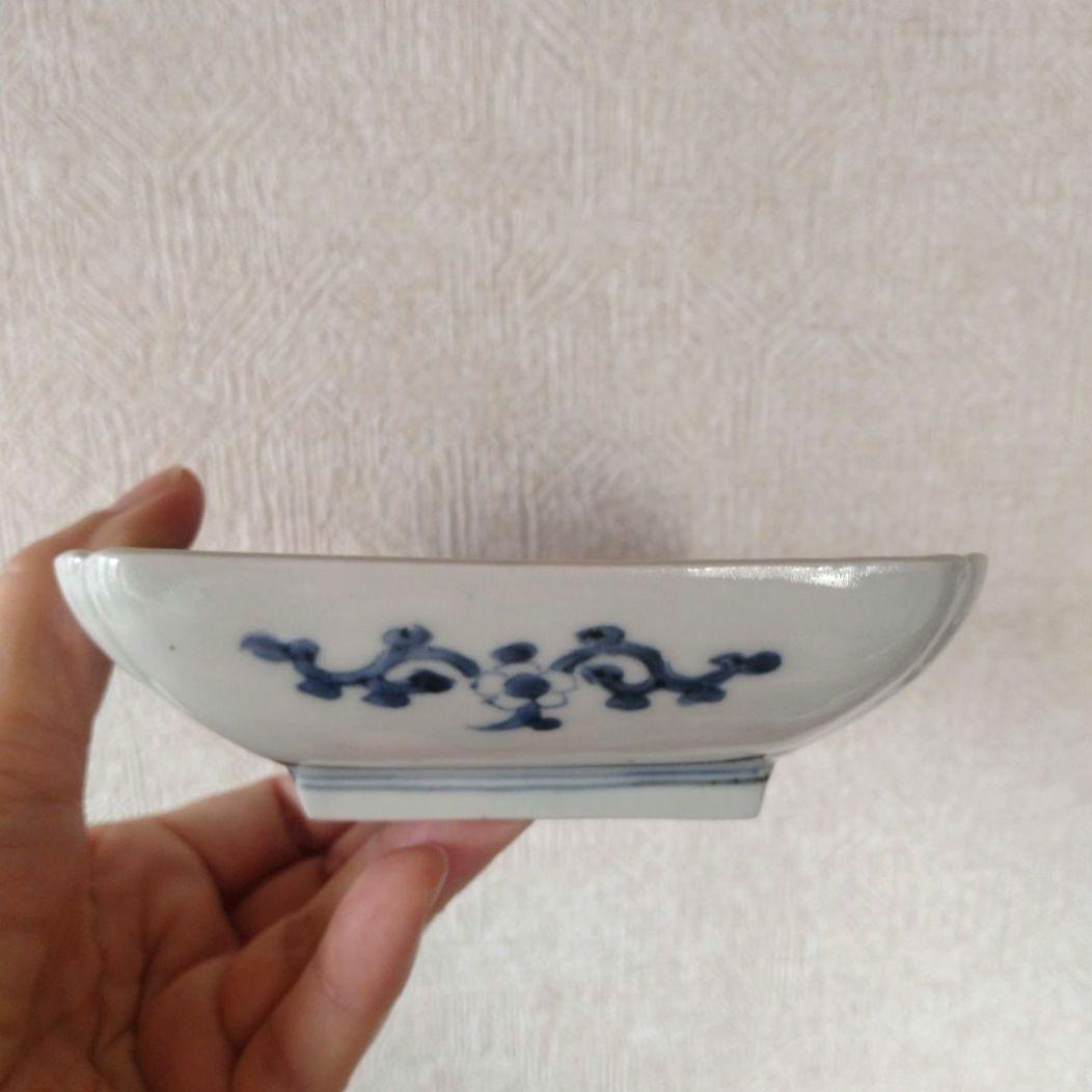 古伊万里染付白抜き木瓜文長皿江戸時代成化年製