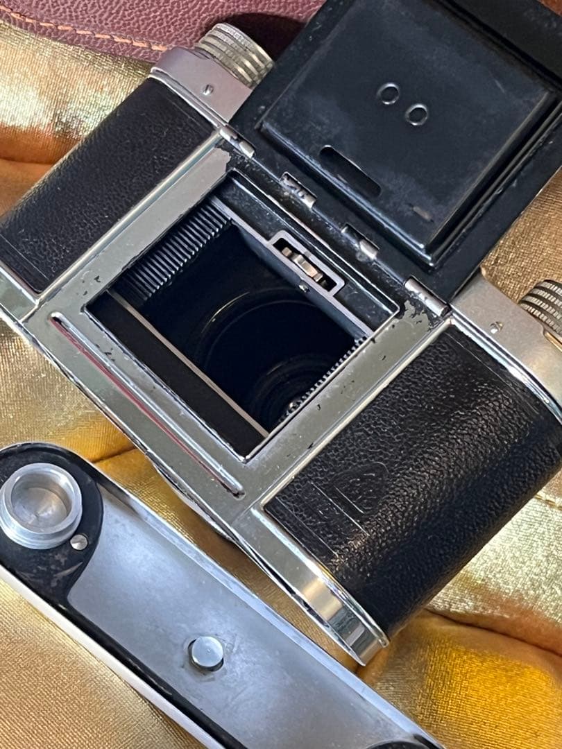 ALTIX 赤T Tessar50mm f3.5 革ケース付 美品