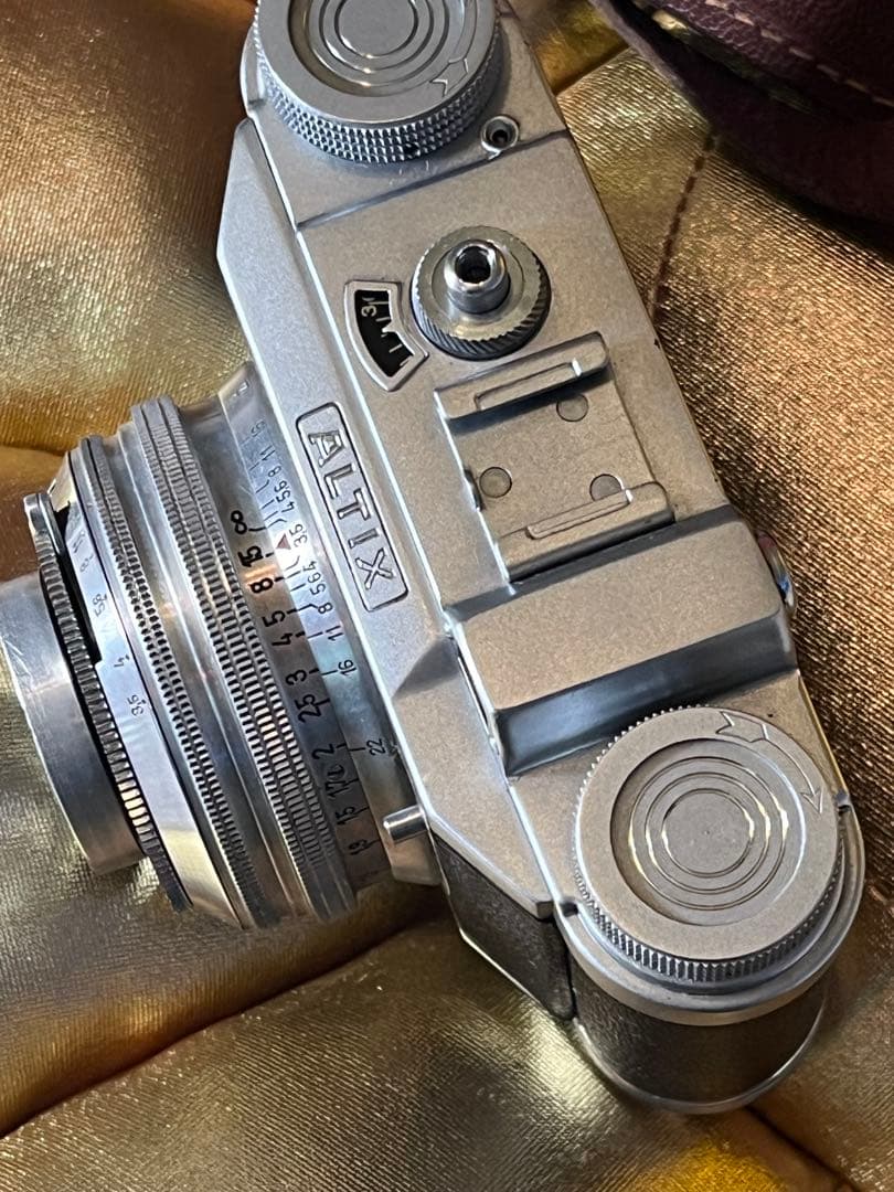 ALTIX 赤T Tessar50mm f3.5 革ケース付 美品