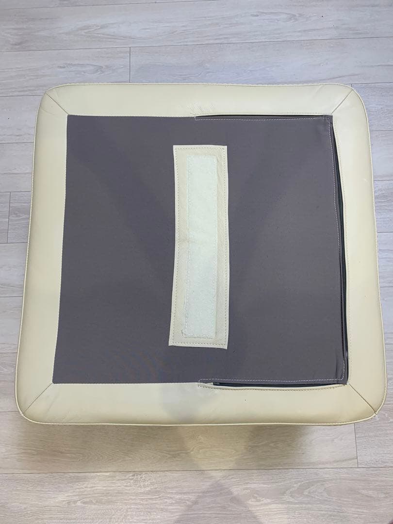 オットマン　大塚家具 革製