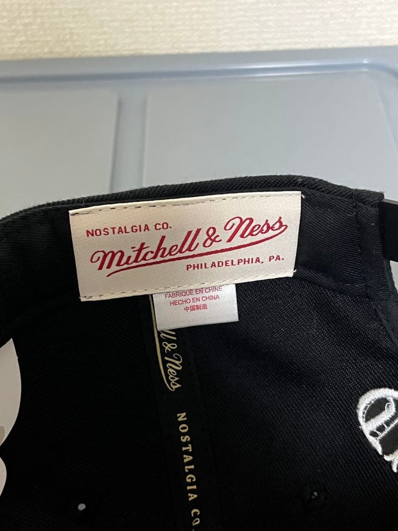 ミッチェルアンドネス シカゴブルズPRO PINCH SNAPBACKキャップ