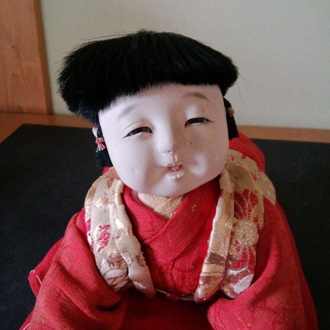 ハイハイ人形。