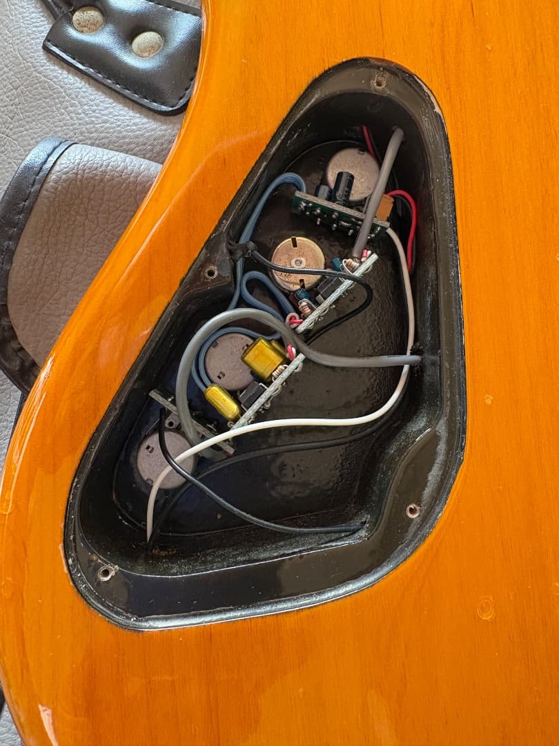 Vestax　5弦ベース