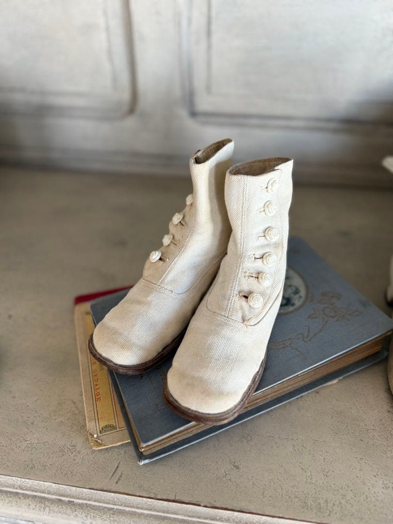 フランスアンティーク子供用ガール用ホワイト花ボタンブーツ