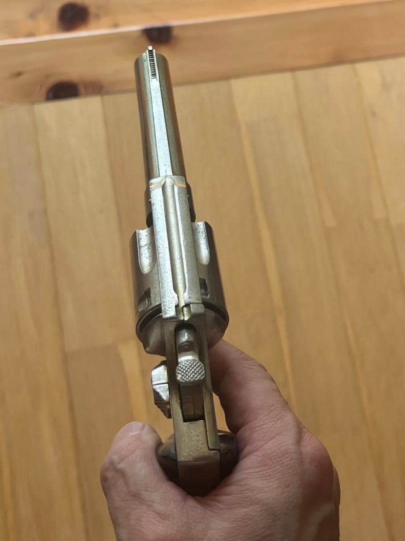 国際産業　金属製リボルバー カートリッジ5個付き　未発火