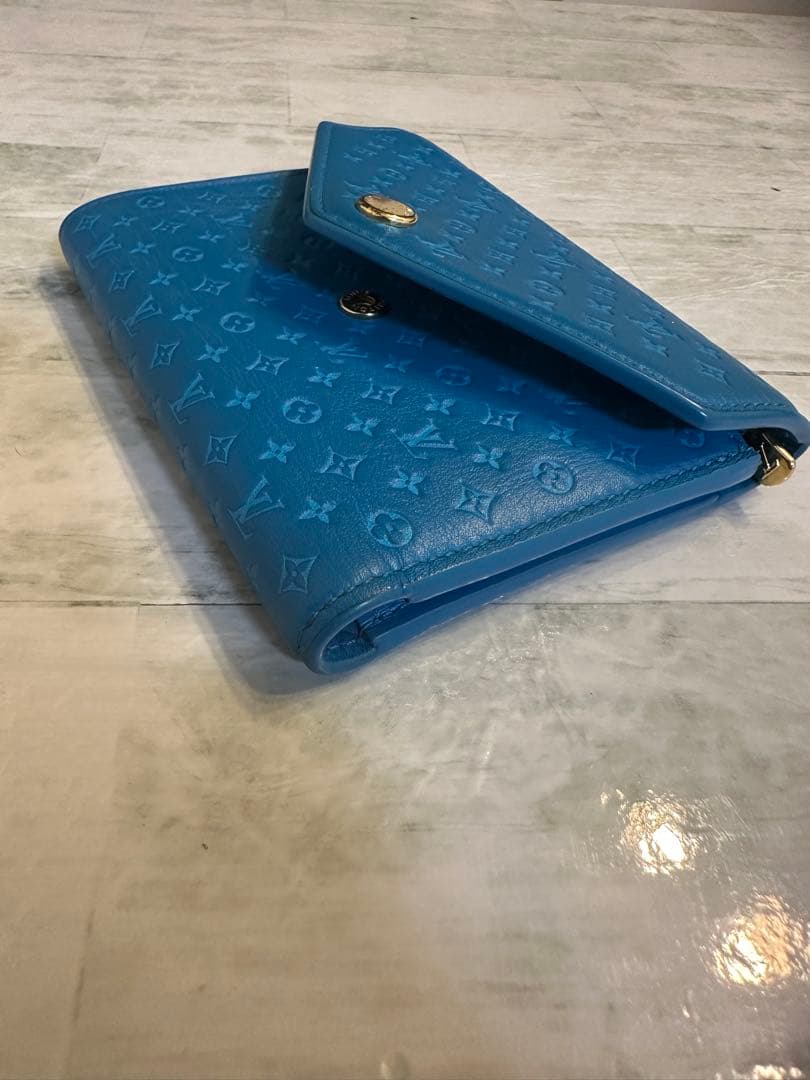 ルイヴィトンレディースポルトフォイユヴィクトリーヌナノグラム